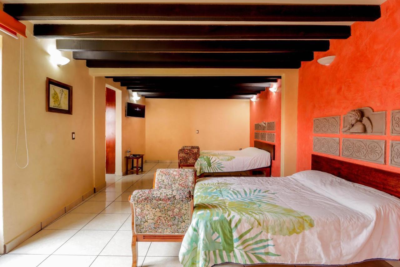 Hotel La Siesta Del Fauno 莫雷利亚 外观 照片