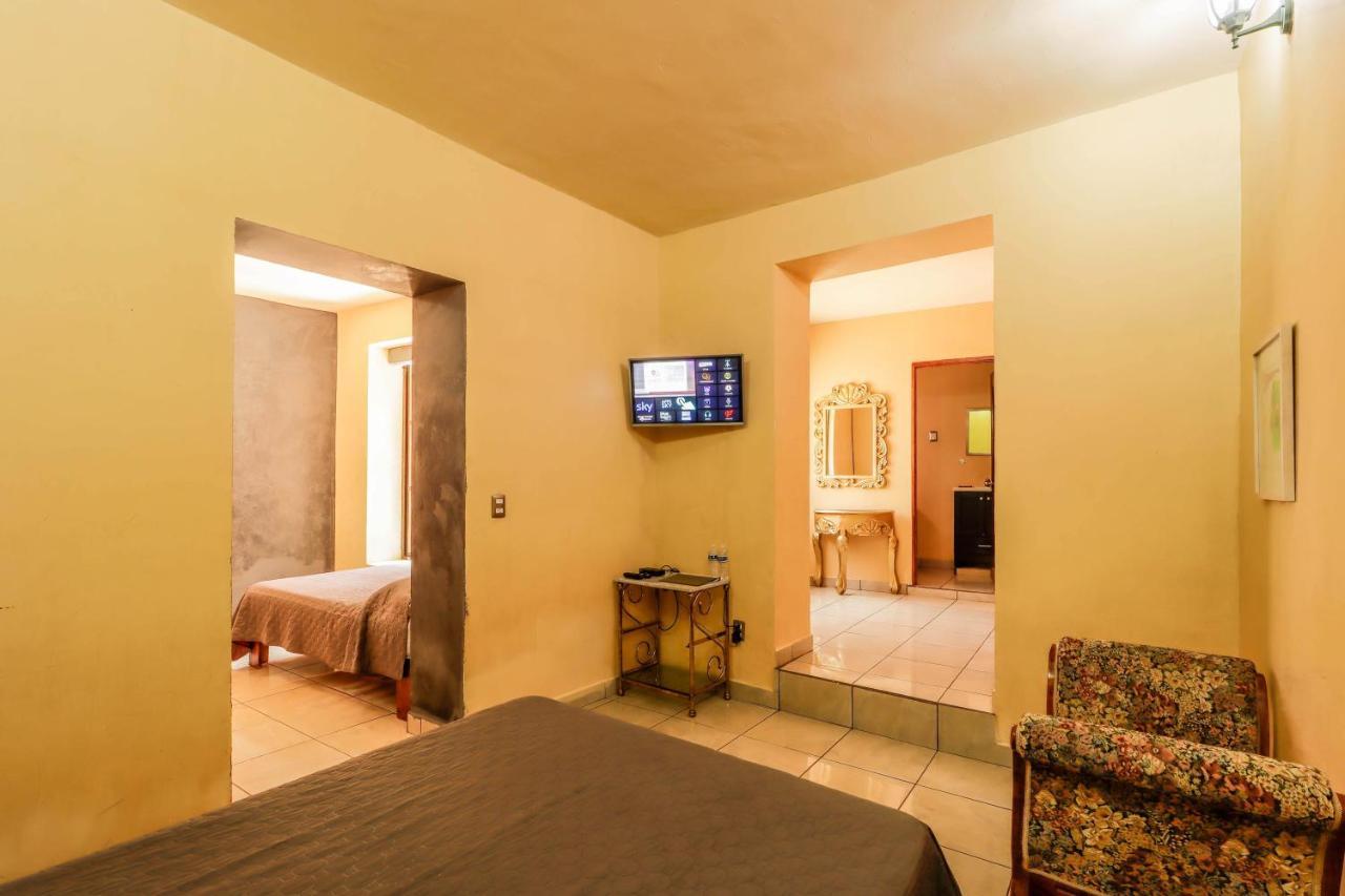 Hotel La Siesta Del Fauno 莫雷利亚 外观 照片